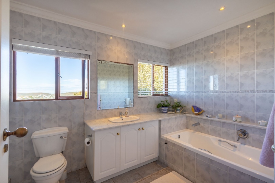 4 Bedroom Property for Sale in Lower Robberg Western Cape